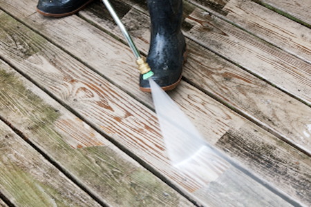Deck Maintenance 101: Cleaning, Staining, and Long-Term Protection Thumbnail